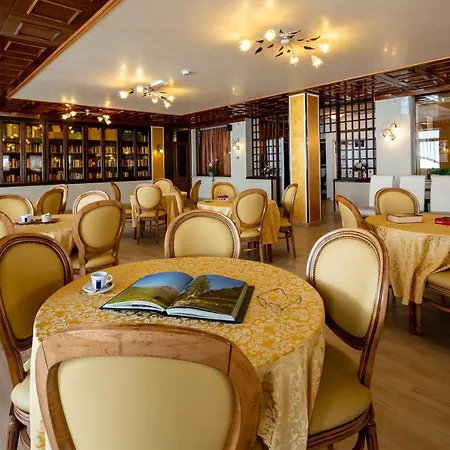 Alpen Hotel 3*